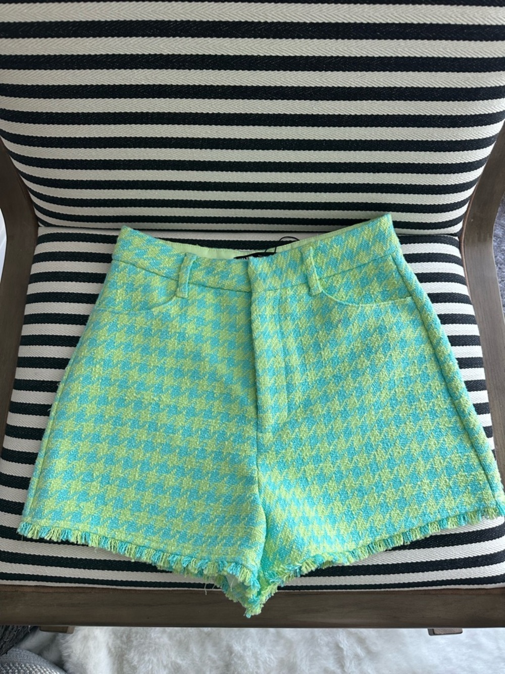 Zara STRUCTURED GINGHAM PATTERN SHORTS
